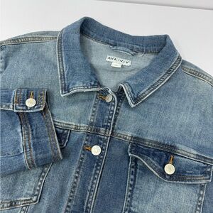Ava & Viv Denim Jacket Women’s Plus Blue Denim Trucker Style Jacket Size 3X  H6